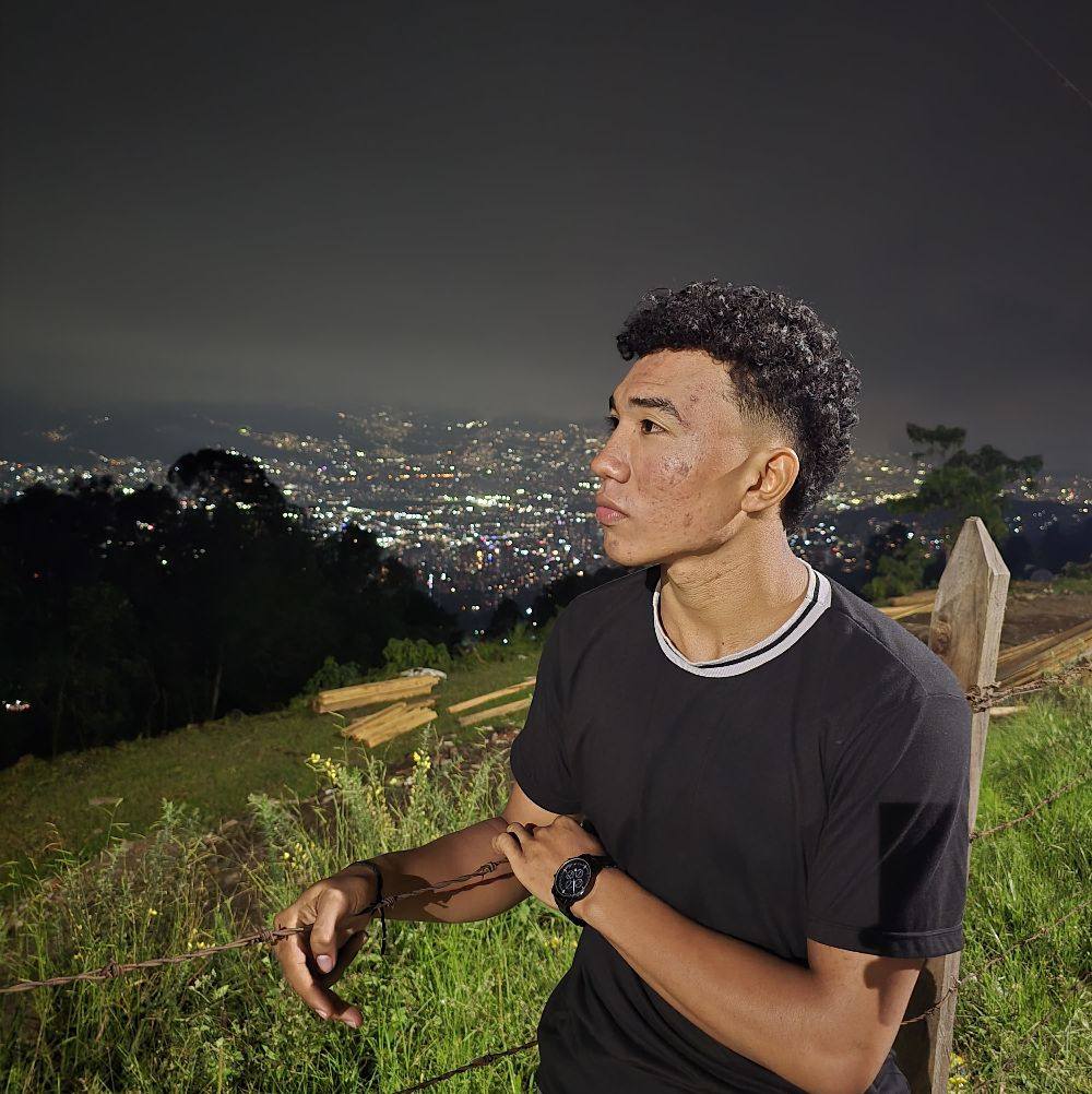 <em>Juan </em>Andrés F.<em> </em>